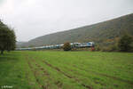 6193 999-0  Györ  der RTB Cargo zieht mit einem offenen Autotransportzug bei Wernfeld in Richtung Norden. 20.10.24