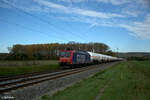 482 001-5 zieht mit einem Gaskesselzug bei Retzbach-Zellingen in Richtung Süden. 21.10.24
