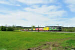 TX - Logistik/856458/193-275-5-unterwegs-im-auftrag-der 193 275-5 'Unterwegs Im Auftrag der Natur' mit einem Wechselpritschenzug bei Pölling. 28.04.24