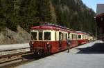 Rendevouz eines Z 600 der SNCF (noch in alter Farbgebung und mit SNCF-Symbol an der Front) und eines BDeh 4/4 der MC im Bahnhof Le Chatelard-Frontiere (Mai 1980), vor der Abfahrt in Richtung Chamonix
