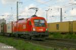 1116 137-9 zieht ein Containerzug an Regensburg Ost vorbei. 13.09.07