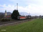 1144 256 mit gemischten Güterzug bei Niederaudorf. 03.11.10