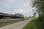 Nachschuss auf Werbe-Vectron 193 959 (LTE, Aufschrift:  energy efficiency | 7 trucks - one train | ATTRACKTIVE FORCES) mit dem leeren Kupferanodenzug.