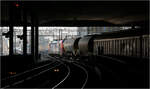 Der Bahnhof Bern -     Eine kleine Serie mit der Einfahrt eines ICE 4 in den Berner Bahnhof.