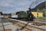 La DER de la Saison! Saisonabschlussfeier der Blonay-Chamby Bahn 2023: Die G 3/3 N° 5 stet mit einem passenden Zug in Blonay und wartet auf die baldige Abfahrt.