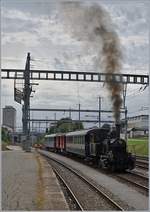 Die ST E 3/3 N� 5 hat im G�terbahnhofareal seinen Zug umfahren und wartet nun auf die Fahrt an den Bahnstieg in Sursee. 
27. Aug. 2017