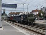 Die mit ihrem Dampfzug in Sursee eingetroffen und muss nur für das Manöver für die Rückfahrt (Umfahren) in die Güteranlage des Bahnhofs fahren. 
27. Aug. 2017