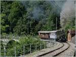Die LEB G 3/3 N° 5 ist mit ihrem Zug bei Vers-chez-Robert auf dem Weg nach Chamby.