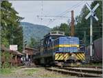 Autour de la voie ferrée / Rund um die eiserne Bahn (Herbstevent 2024) - Durch den Einsatz der MOB Gm 4/4, des GFM BDe 4/4 141 und natürlich des Dm 2/2 N° 3  Le Biniou  zeigte die Blonay-Chamby Bahn als Gesamtbild betrachtet ein ganz anders  Gesicht , welches mich faszinierte und fast vergessen liess, dass die traditionellen Fahrzeuge kaum im Einsatz standen. 

Das Bild zeigt die wuchtige MOB Gm 4/4 2004 bei einer Rangierfahrt in Chaulin. 

7. Sept. 2024

