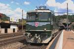 Verein Mikado 1254 haben einige Elloks une eine davon, die 11407, setzt sich am Nachmittag von 17 Mai 2025 vor ein Sonderzug in Burgdorf w�hrend das Bahnspektakel  150 Jahre Emmentalbahn  das in die ganze Region Emmental gefeiert wurde.