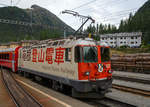 Die RhB Ge 4/4 II – 622 „Arosa“ steht am 12.09.2017, nun mit dem Regionalzug nach Scuol-Tarasp, im Bahnhof Pontresina zur Abfahrt bereit.