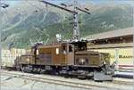 Die RhB Ge 6/6 I 412 rangiert in Zernez. 

Sept. 1993