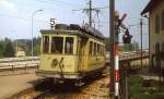 Tramway Neuchatelois: In Areuse zweigte von der Strecke nach Boudry die nur 830 m lange Strecke nach Cortaillod ab, die im Mai 1980 noch durch den 1902 gebauten Be 2/4 46 bedient wurde.