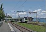 Der BLS RABe 528 105  MIKA  erreicht als R91 6121 von St-Gingolph nach Brig den Bahnhof von Bouveret. 

24. Juli 2024