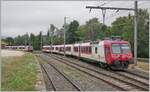 Der in Le Pont einfahrende Regionalzug 6011 von Vallorbe nach Le Brassus mit dem schiebenden TRAVYS RBDe 560 385-7  Lac de Joux  erreicht den wartenden Gegenzug 6012 mit dem TRAVYS RBDe 560 384-0  Lac