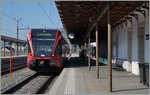 Der SBB RABe 526 281, unterwegs als RE von La Chaux-de-Fonds nach Biel/Bienne beim kurzen Halt in St-Imier.
