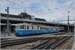 Der MOB ABDe 8/8 4002 VAUD wartet in Montreux auf die Abfahrt als Regionalzug 2332 nach Chernex.